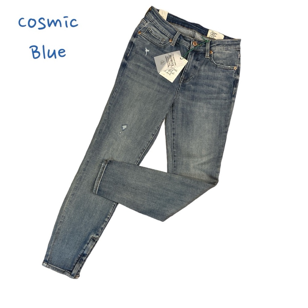 NWT Cosmic Blue Jeans w Zippers at Bottom